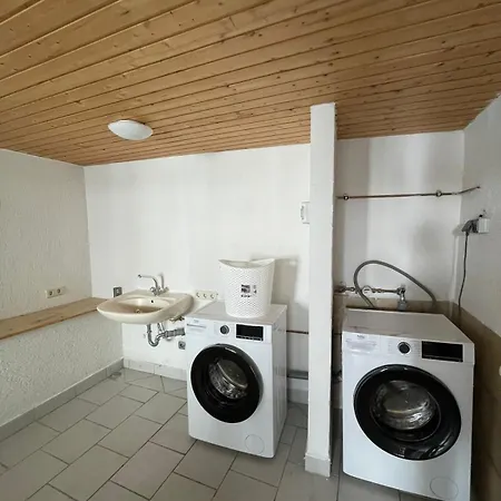 شقة Frisch Renovierte In Fuer 6 Gaeste