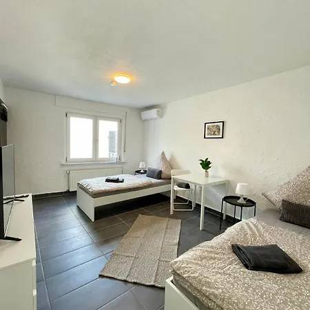 Frisch Renovierte In Fuer 6 Gaeste *